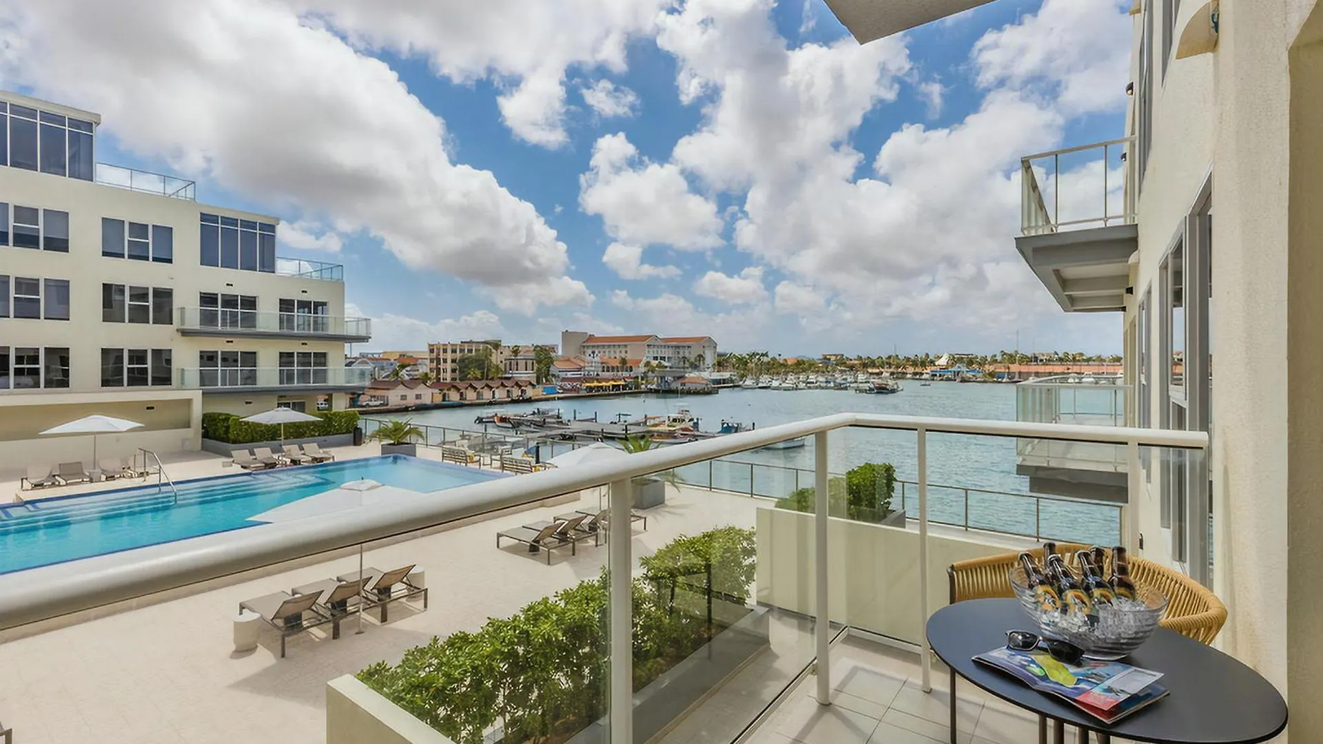 Ferienwohnung Tranquility Inside Astonishing Harbor View Oranjestad Apartment
