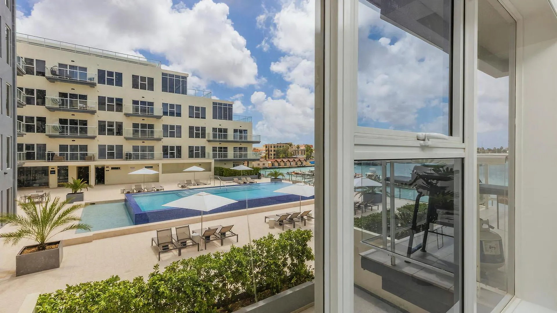 Tranquility Inside Astonishing Harbor View Lejlighed Oranjestad